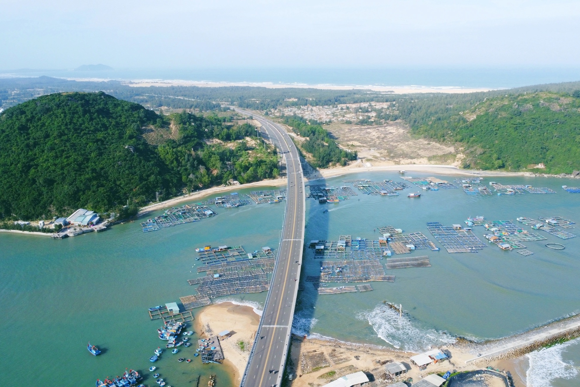 Đầu tư hơn 2.100 tỷ đồng kết nối cao tốc Bắc - Nam với bến cảng Phù Mỹ