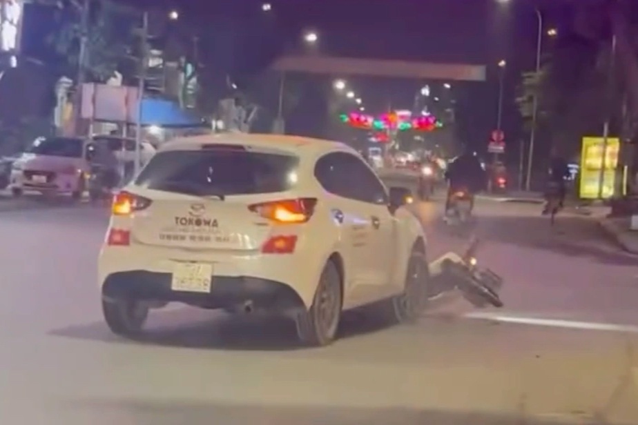 Ô tô bỏ chạy sau va chạm, kéo lê xe máy suốt 3km ở Vĩnh Phúc