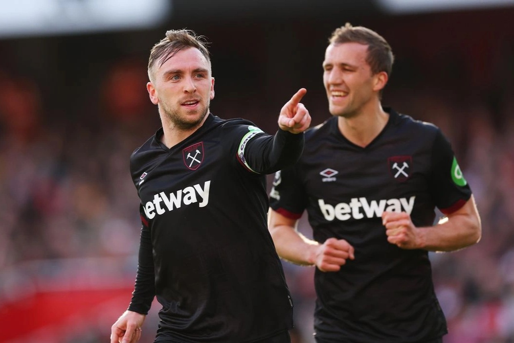 Arsenal thua cay đắng trên sân nhà trước West Ham