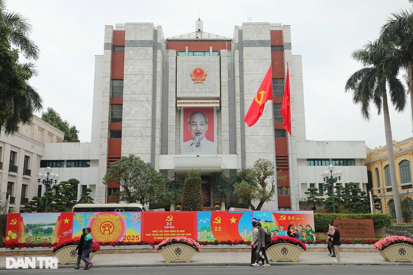 Vì sao Hà Nội chưa xem xét chế độ hỗ trợ cán bộ nghỉ hưu sớm?