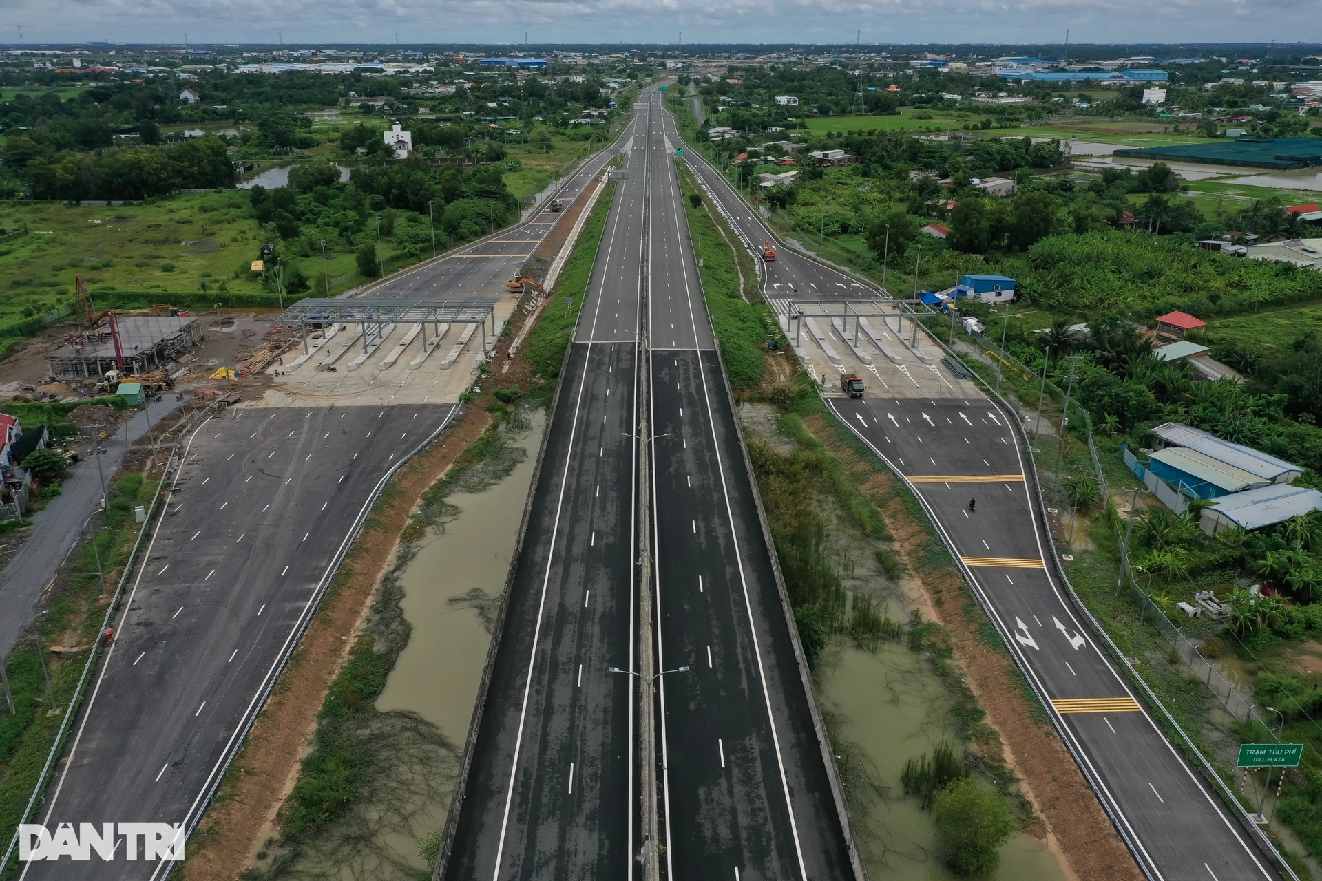 Vì sao các dự án cao tốc phía Nam chậm tiến độ?