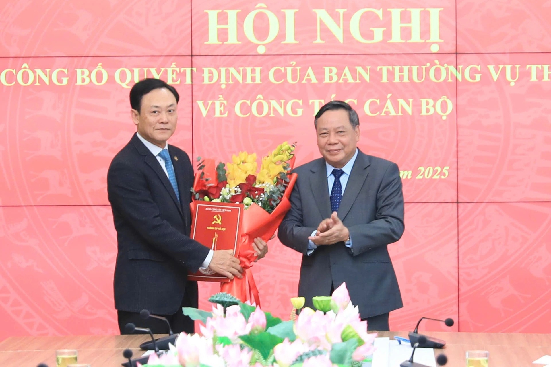 Hà Nội công bố quyết định phân công, bổ nhiệm hàng loạt nhân sự