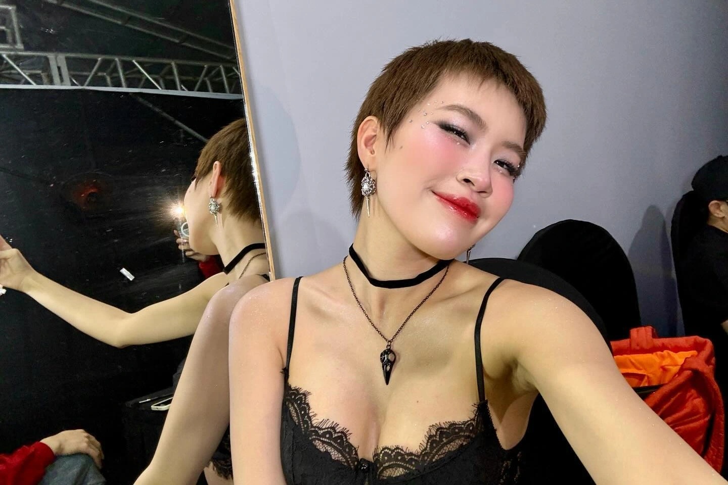 Rapper Pháo tuổi 22: Sở hữu khối tài sản mơ ước, công khai "dao kéo"