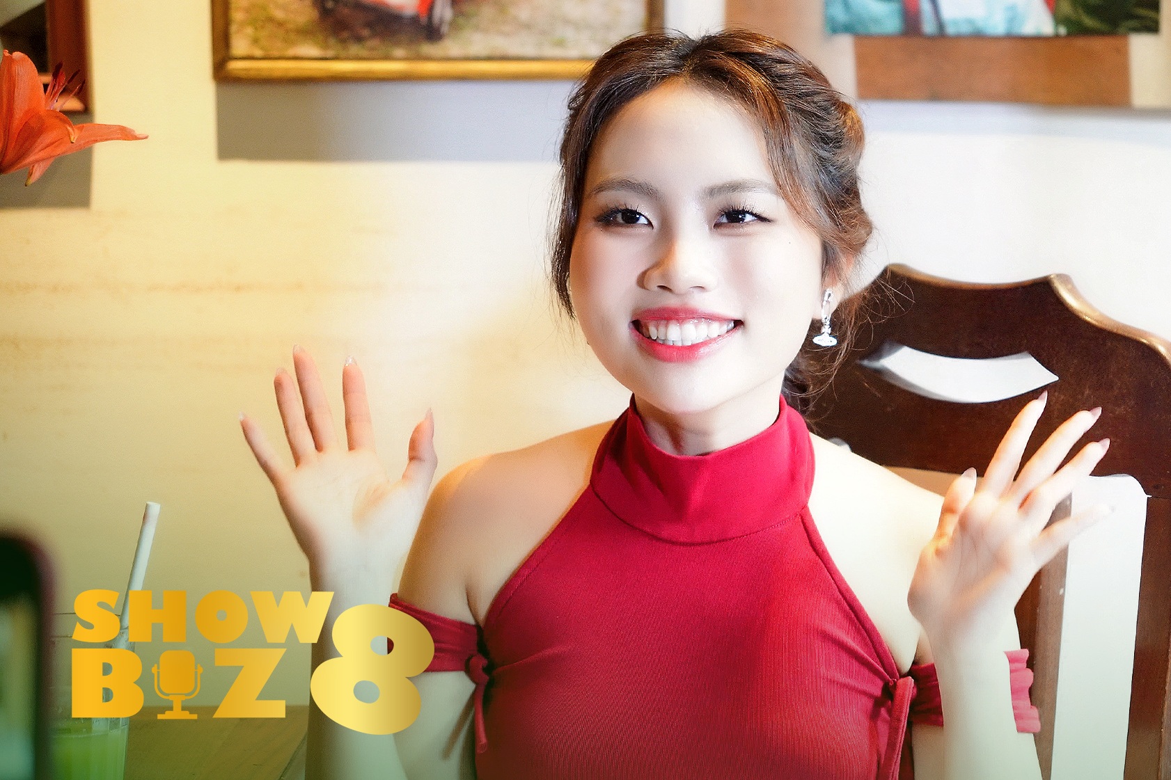 Phương Mỹ Chi tuổi 22: "Tôi cũng thức khuya, chạy deadline xuyên đêm"