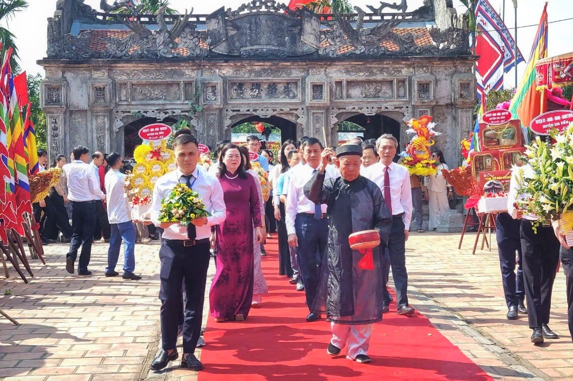 Đền thờ thần y Đức Thánh Nguyễn, tổ nghề y học Việt Nam