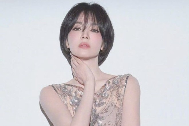 Nhan sắc quyến rũ gây sốt của Song Hye Kyo ở tuổi 44