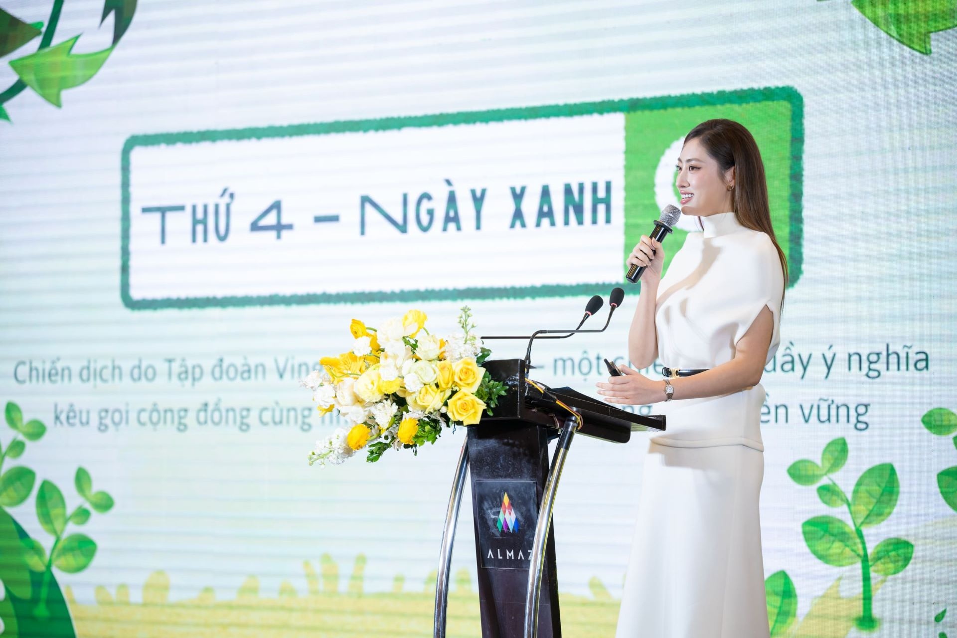 Hoa hậu Lương Thùy Linh tiết lộ việc thường làm vào thứ 4 hàng tuần