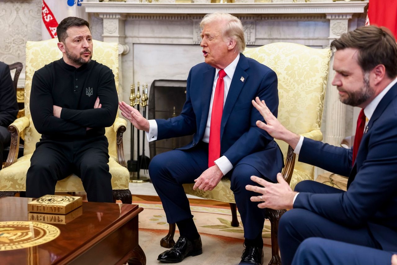 Chi tiết màn tranh cãi "đốt nóng" cuộc gặp giữa ông Trump và ông Zelensky