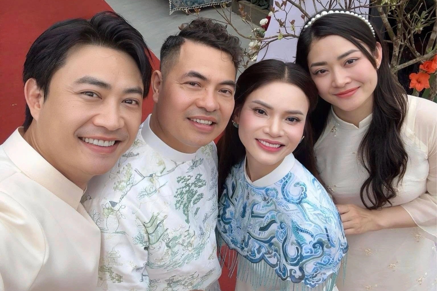 Ca sĩ, NSND Phạm Phương Thảo làm lễ ăn hỏi với bạn trai lâu năm