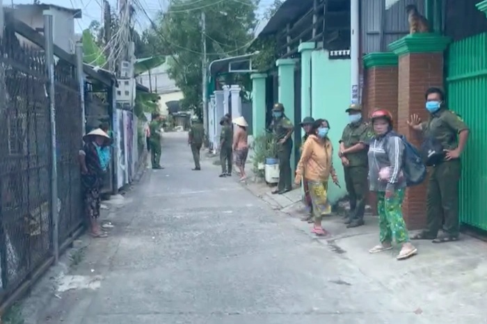 Báo công an ở Bình Dương đến khám nghiệm, phát hiện người đàn ông còn sống