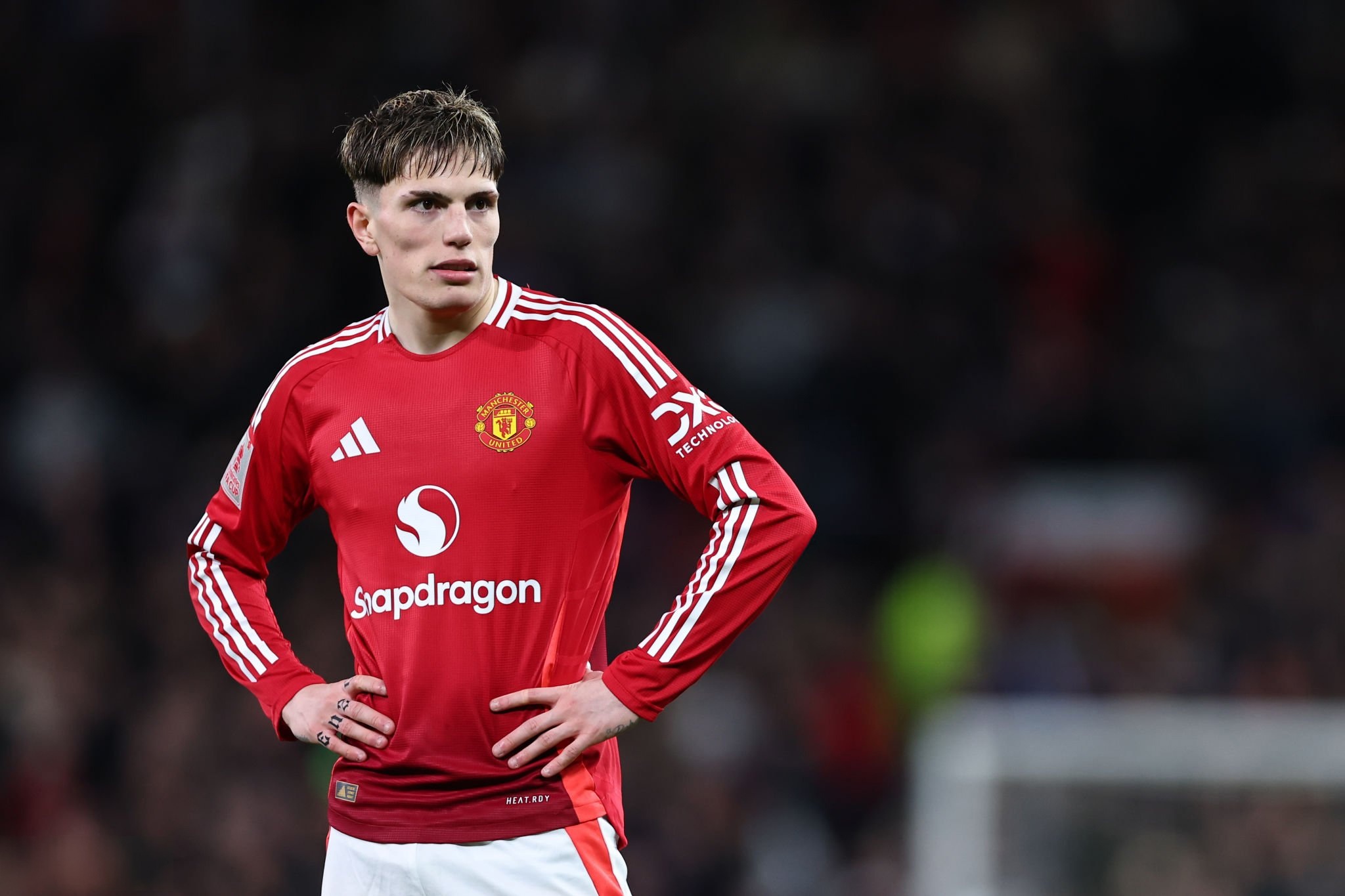 Garnacho chấp nhận hình phạt của Man Utd