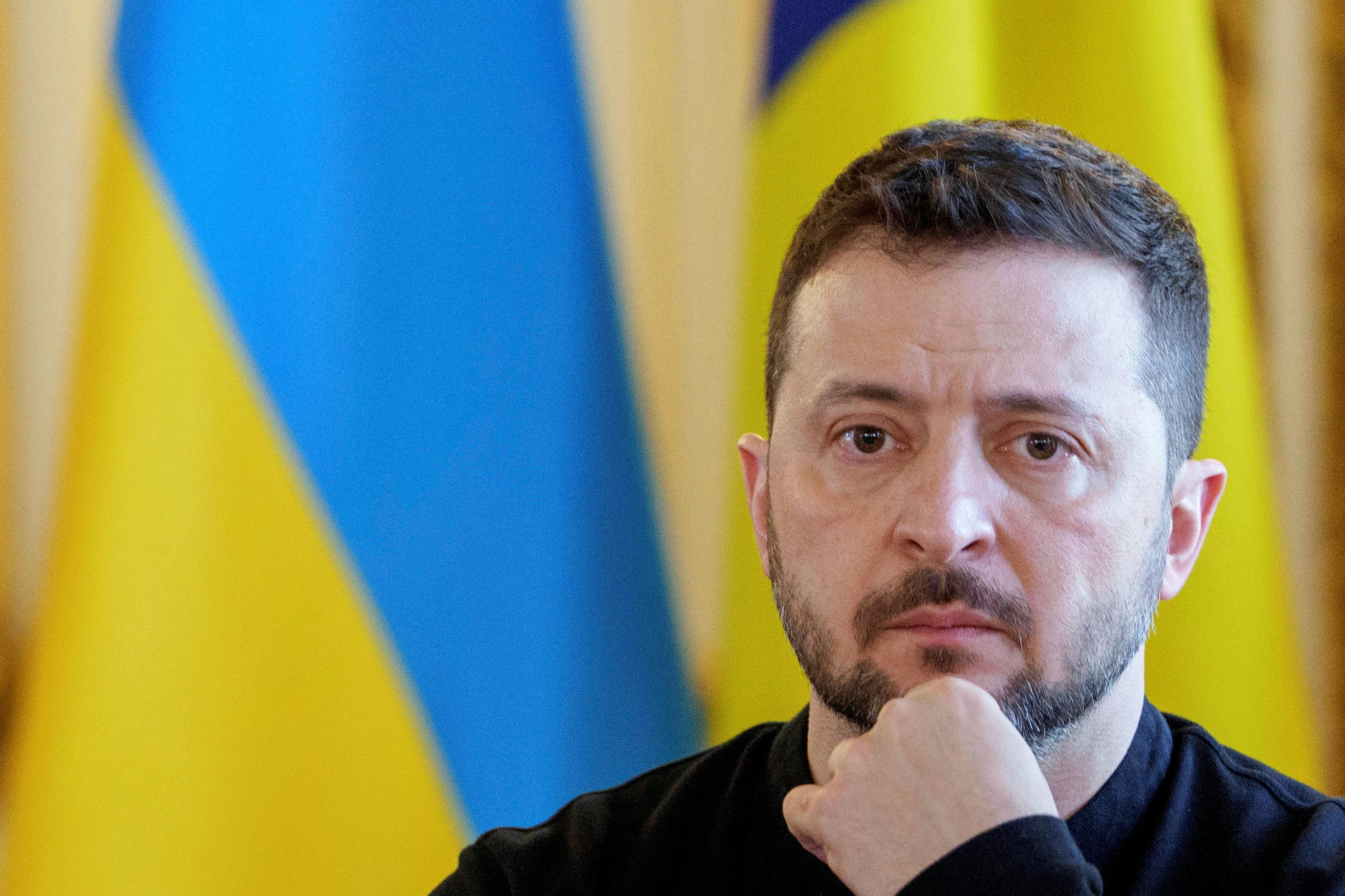 Lý do Tổng thống Ukraine bất ngờ chấp nhượng bộ trước sức ép của Mỹ