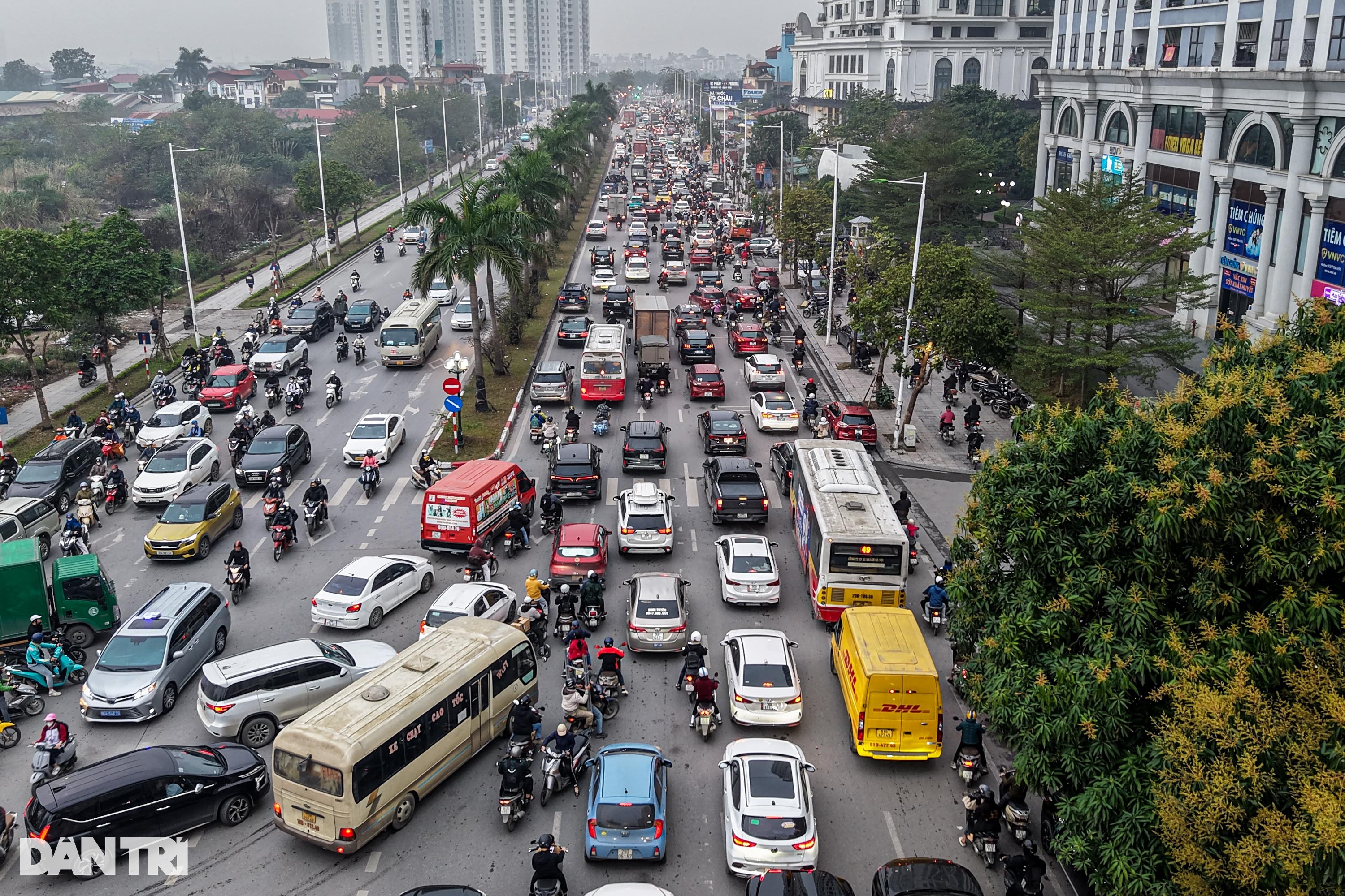 Giao thông khác biệt sau 1 tuần đóng ngã tư, ngắt đèn đỏ ở đường 8 làn xe