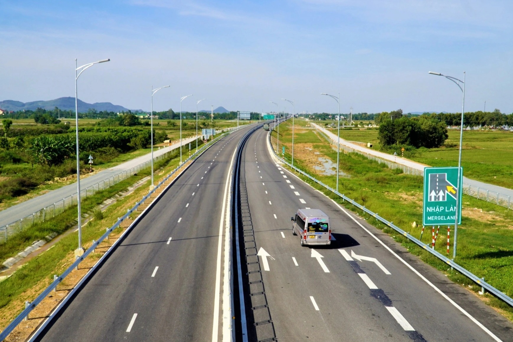 Ô tô có thể đi thẳng trên cao tốc từ Hà Nội đến Quảng Trị từ 30/6