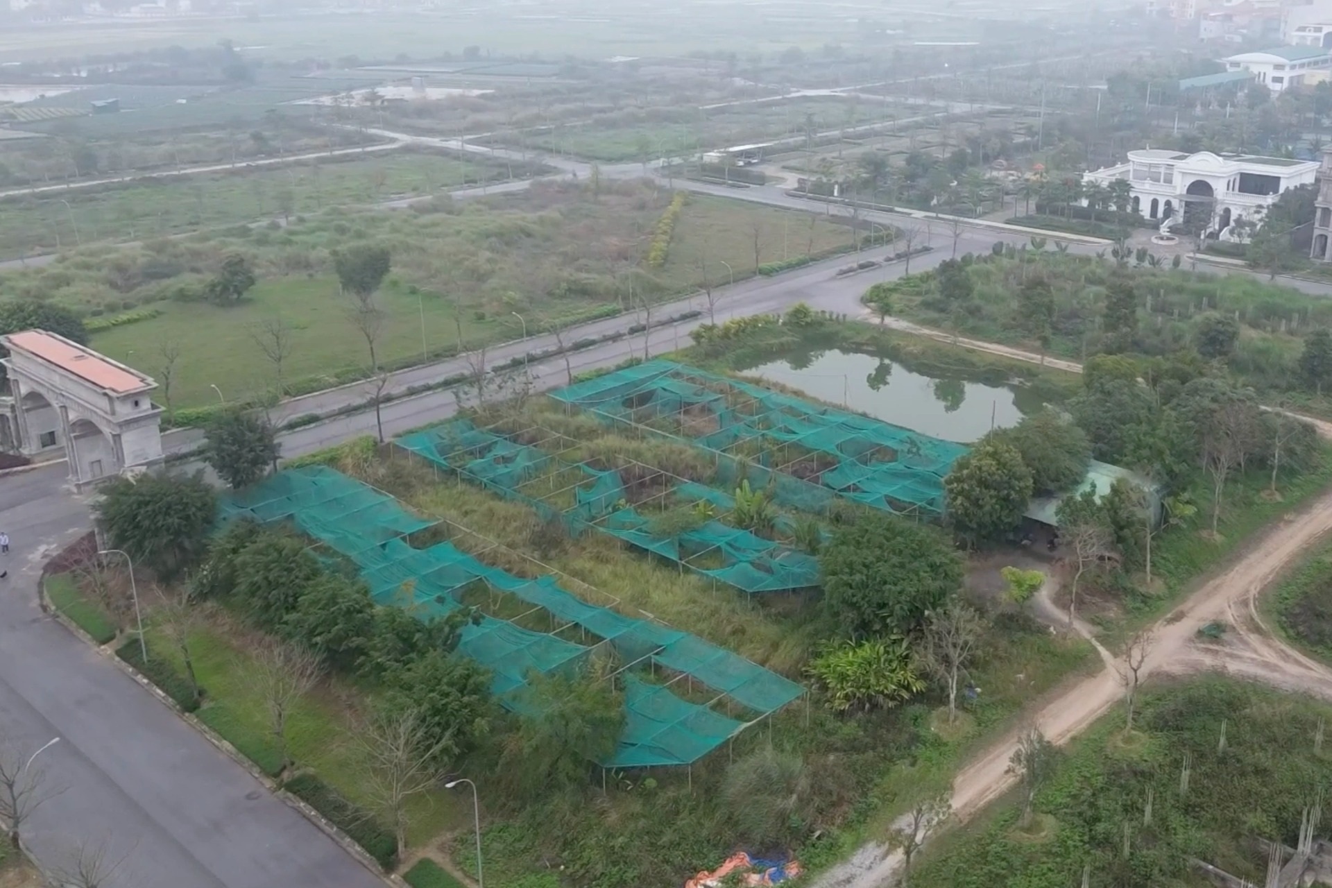 Chủ tịch Hà Nội: Gỡ vướng ngay 3 dự án hơn 50ha tại Mê Linh