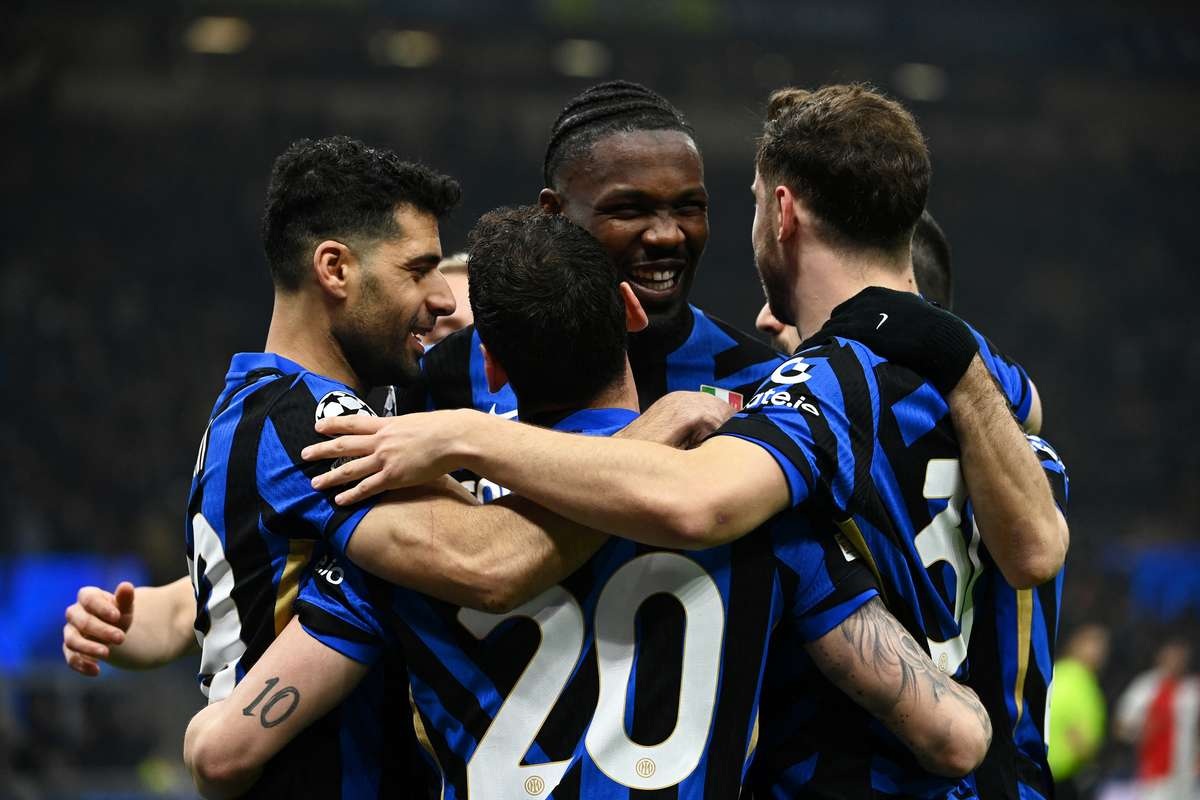 Hạ gục đội bóng của Van Persie, Inter Milan đụng Bayern Munich ở tứ kết