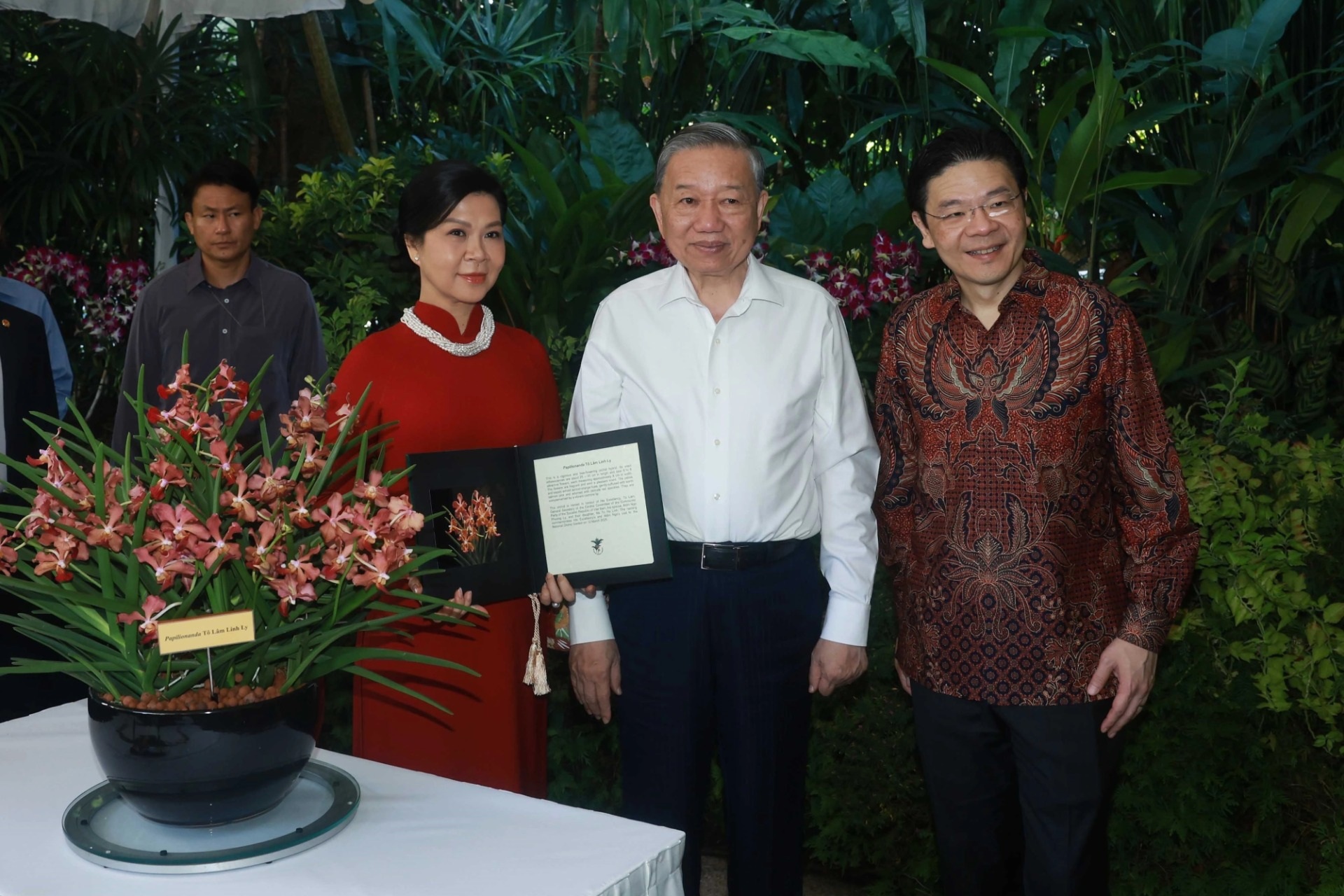 Tổng Bí thư và Phu nhân dự lễ đặt tên hoa lan tại Vườn thực vật Singapore