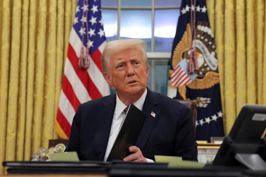 Ông Trump ra "tối hậu thư" cho EU, dọa áp thuế 200% lên rượu từ châu Âu