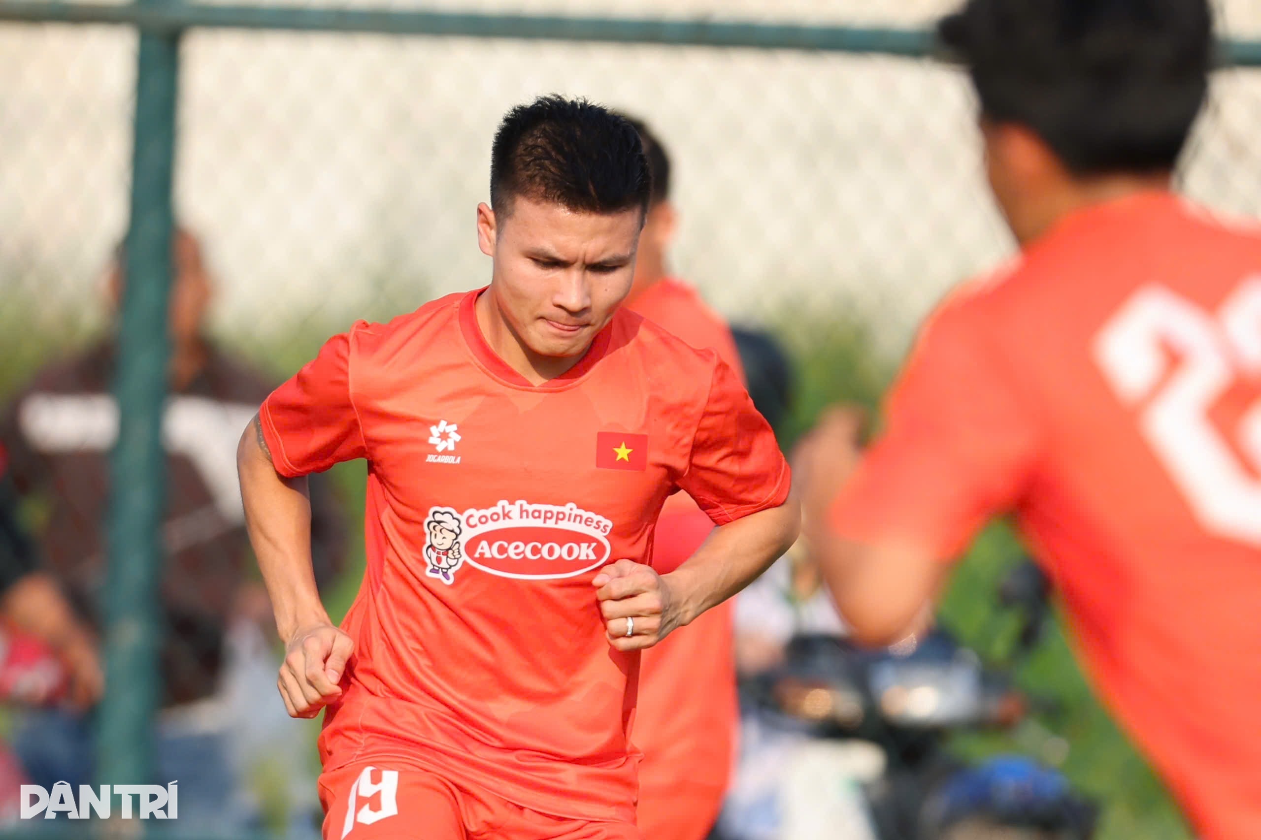 Quang Hải: "Các tân binh xứng đáng có mặt ở đội tuyển Việt Nam"