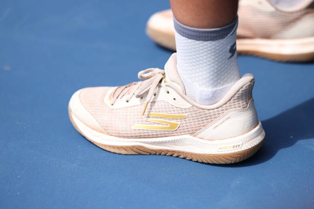 Người chơi có nên chọn giày chạy để thi đấu pickleball?