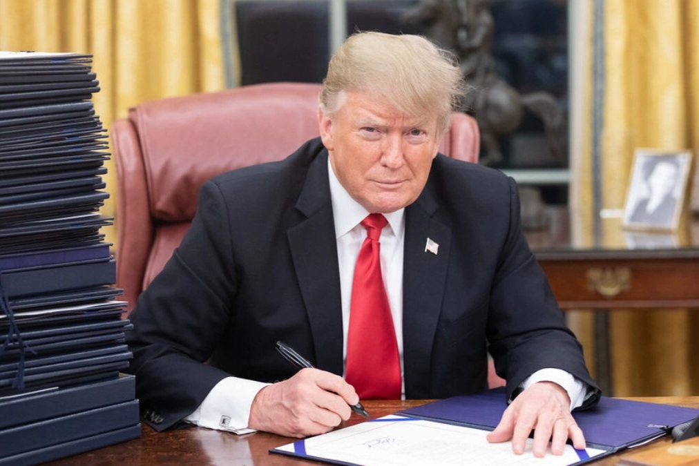 Giấc mơ đất hiếm và những thương vụ tham vọng của ông Trump