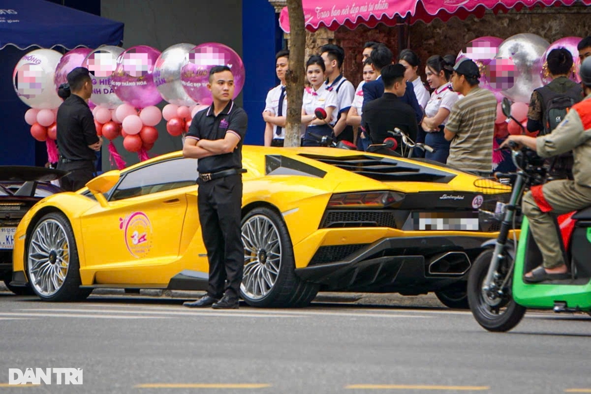 Vụ dàn siêu xe vượt đèn đỏ ở Đà Nẵng: Có đăng ký diễu hành xe