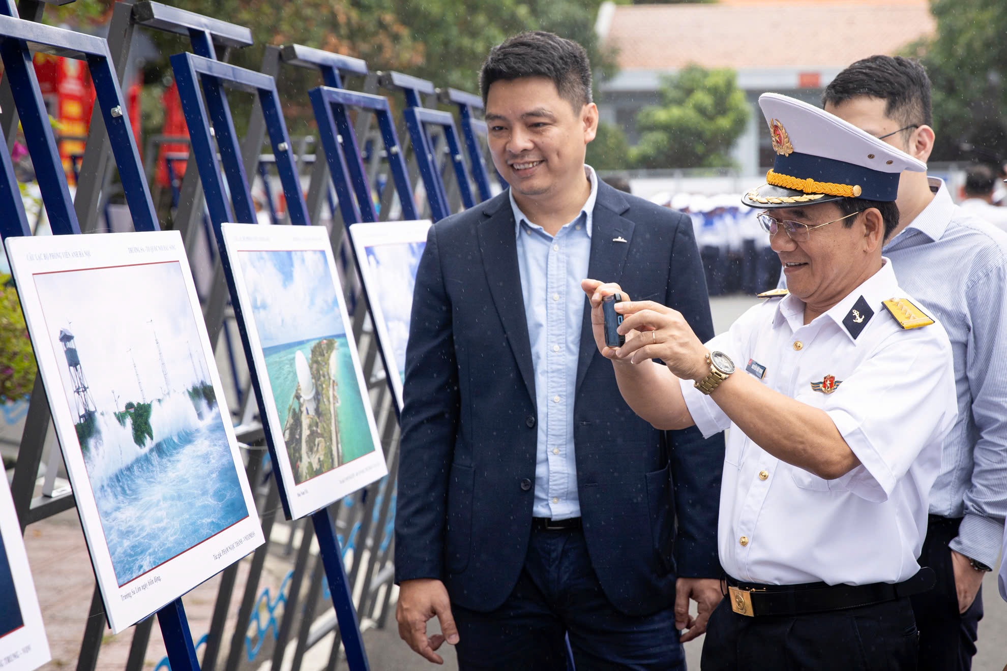 Khai mạc triển lãm "Hoàng Sa, Trường Sa - Tổ quốc nơi đầu sóng"