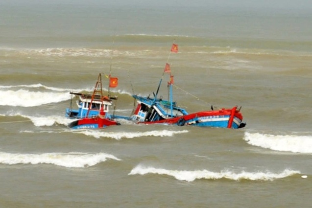 Chìm tàu cá ở Nghệ An, 4 ngư dân mất tích