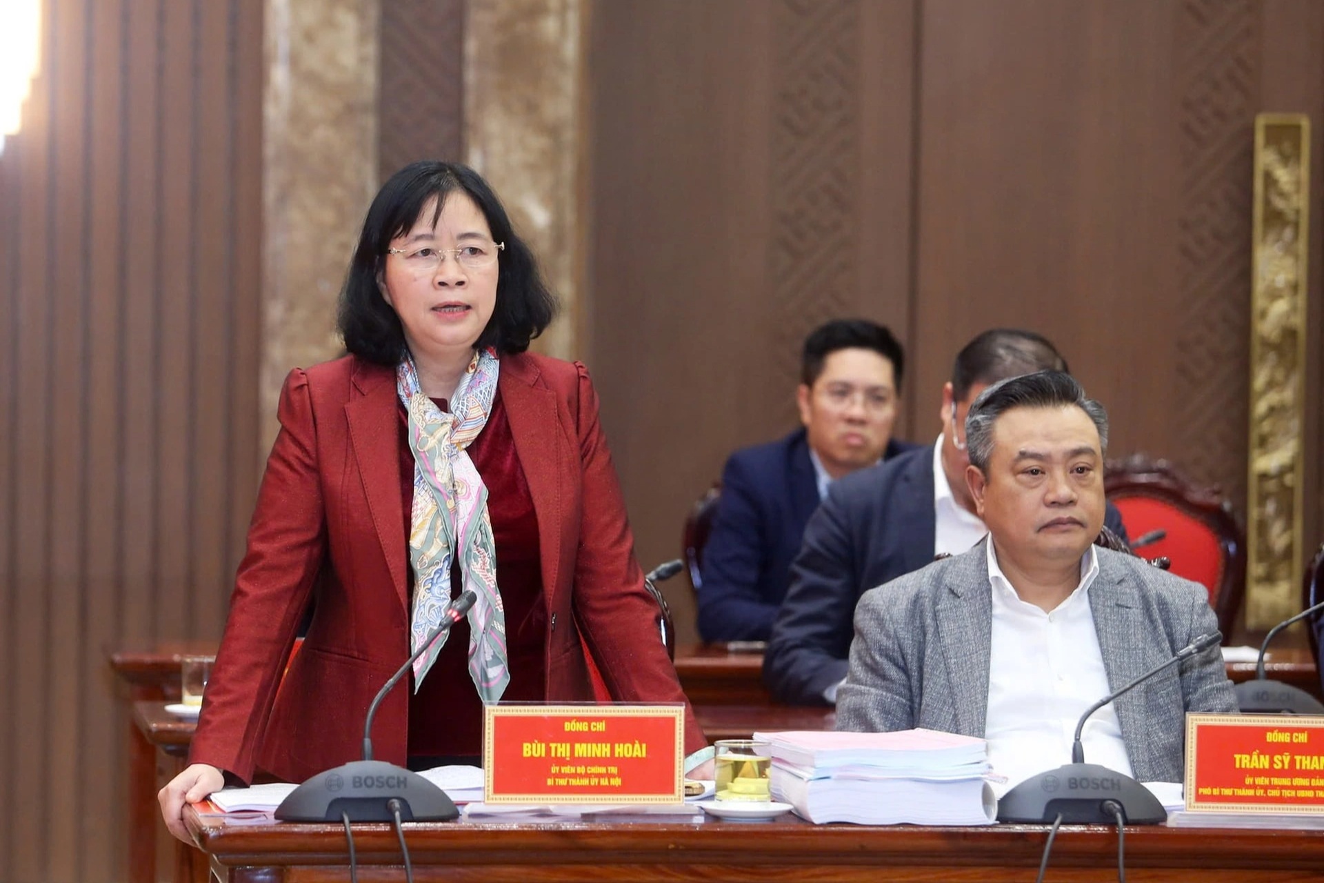 Bí thư Hà Nội: Cấp thiết xử lý ùn tắc, ô nhiễm tại thủ đô