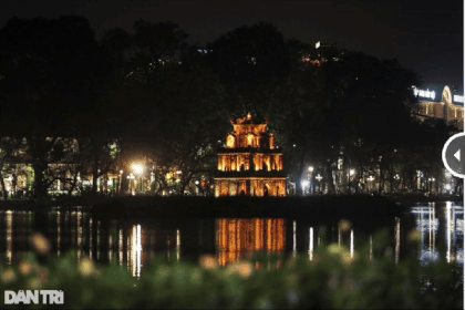 Phố đi bộ hồ Gươm chìm trong bóng tối, tắt đèn điện hưởng ứng Giờ Trái đất