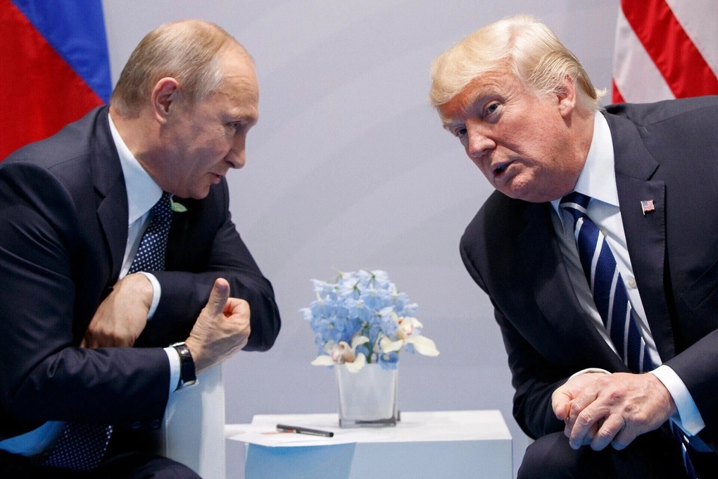 Ông Trump bất ngờ tiết lộ "giận" ông Putin, dọa áp thuế dầu Nga