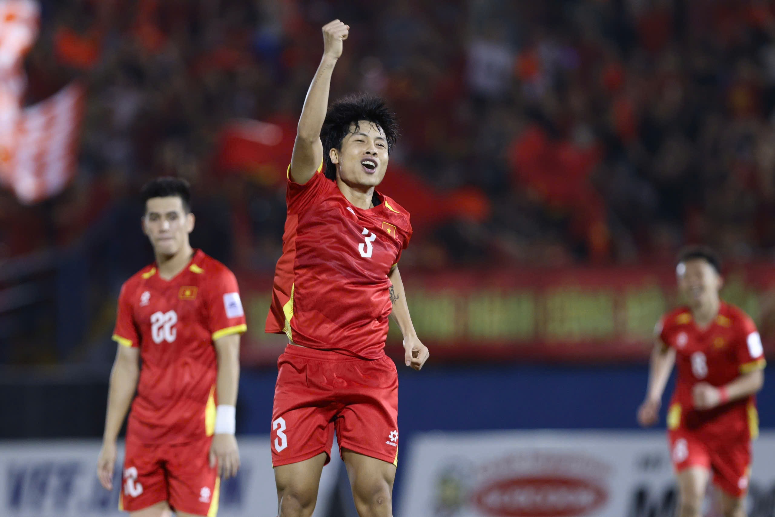 Việt Nam 4-0 Lào (hiệp 2): Cú cứa lòng tuyệt đẹp của Hai Long
