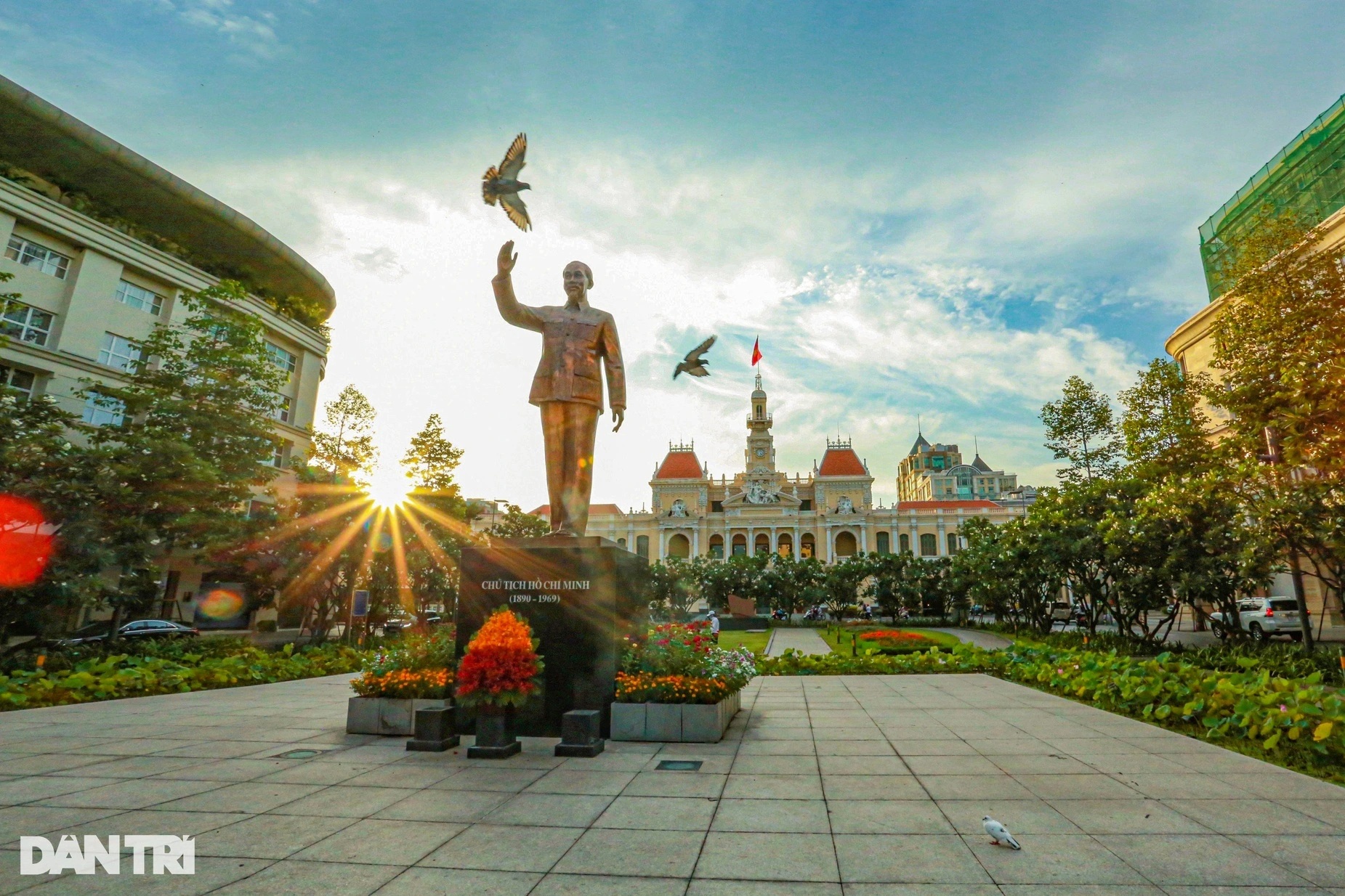 TPHCM từ "xé rào" sau ngày thống nhất đến vai trò tiên phong đổi mới