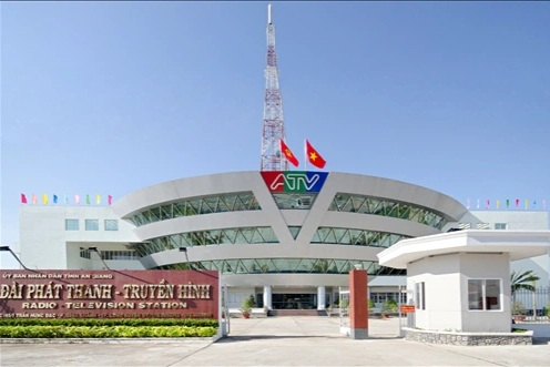 Cán bộ Đài PT-TH An Giang kêu cứu vì 22 tháng bị nợ lương
