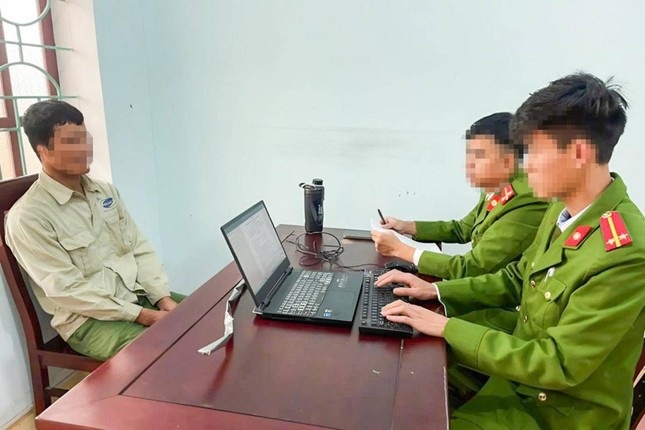 Đề nghị xử phạt người đàn ông đánh đập vợ con tàn nhẫn trong bữa ăn
