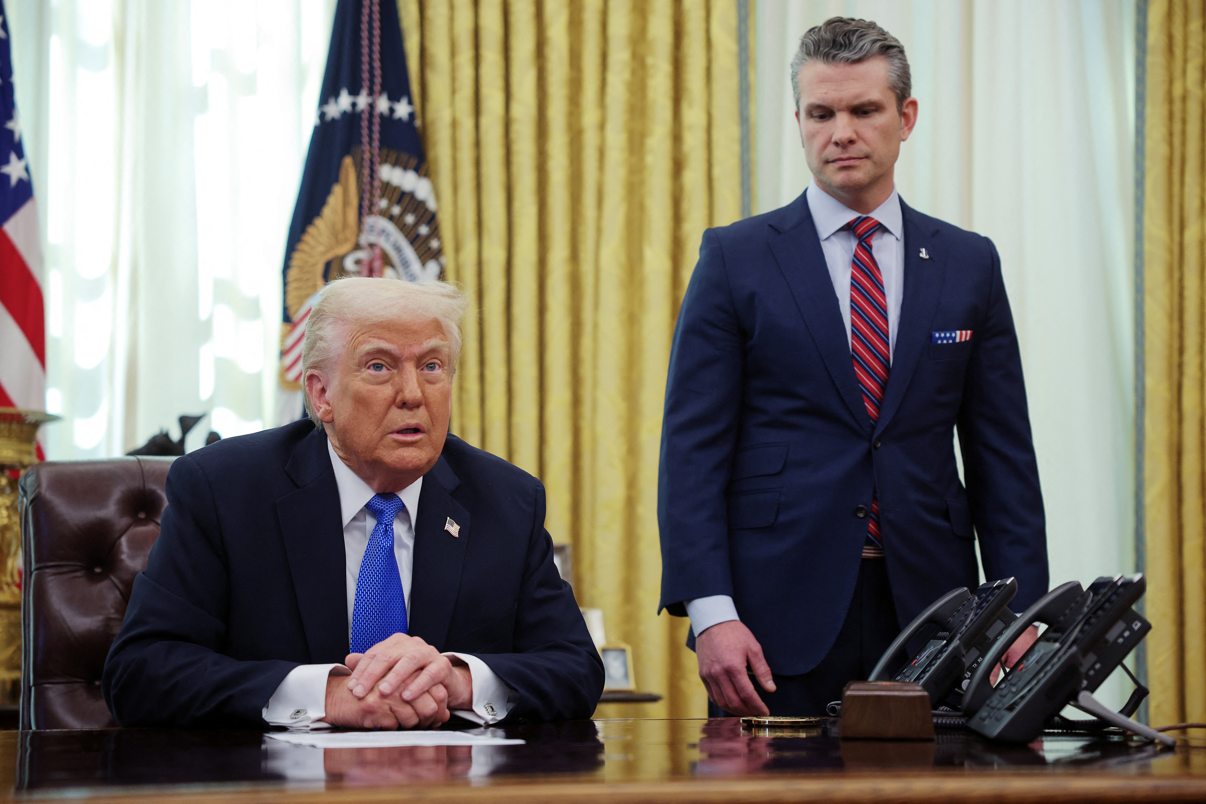 Chính quyền ông Trump đối phó chỉ trích từ vụ rò rỉ thông tin nhạy cảm