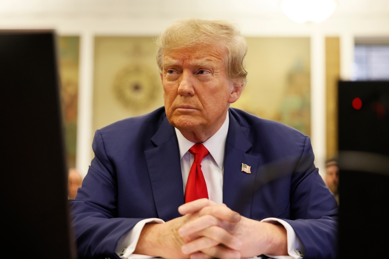 Tổng thống Trump: Nga - Ukraine đang mất 2.500 thanh niên mỗi tuần