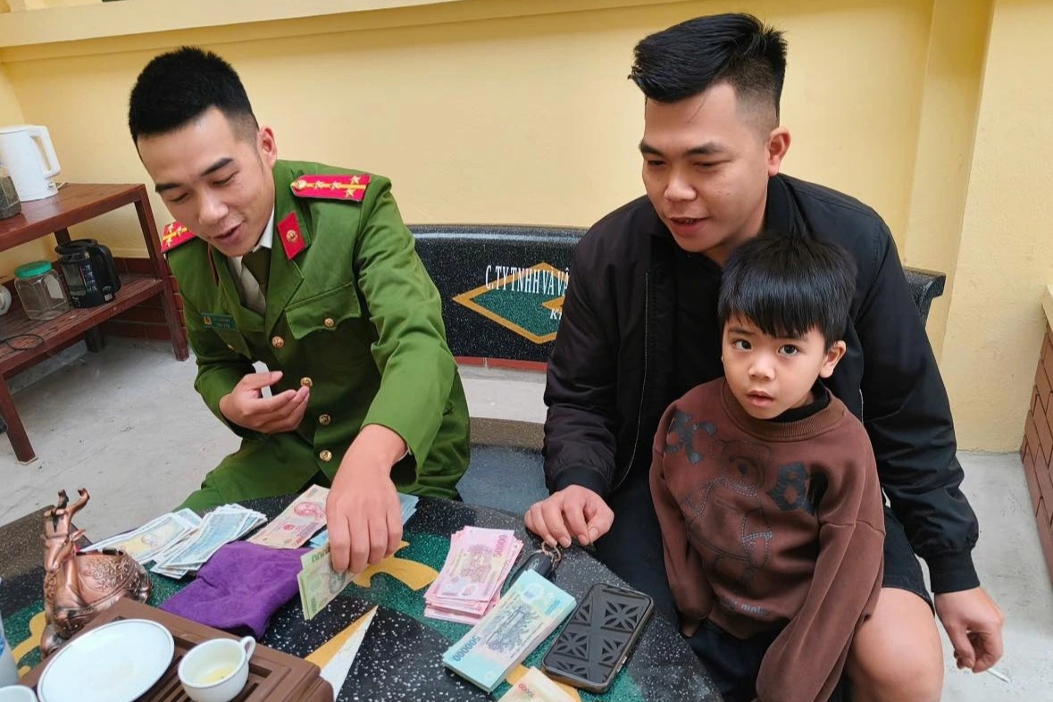 Thanh niên ở Phú Thọ trả lại 40 triệu đồng nhặt được trên đường
