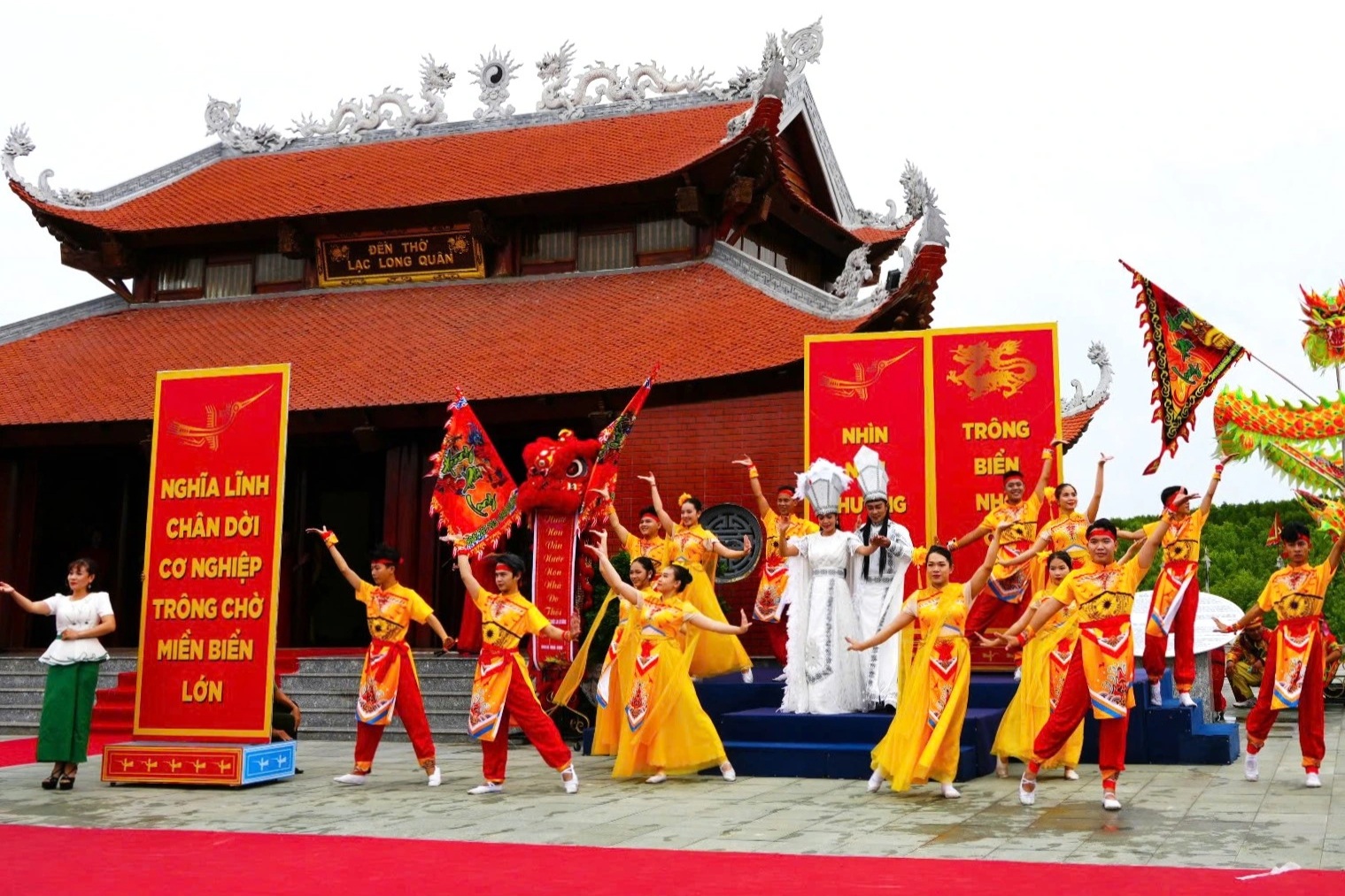 Tri ân Quốc tổ Lạc Long Quân ở Mũi Cà Mau