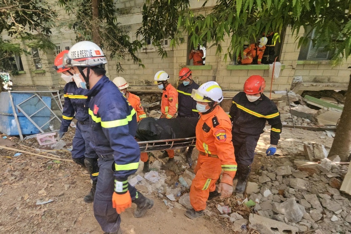 Đoàn cứu hộ Bộ Công an tìm kiếm được 7 nạn nhân tử vong tại Myanmar