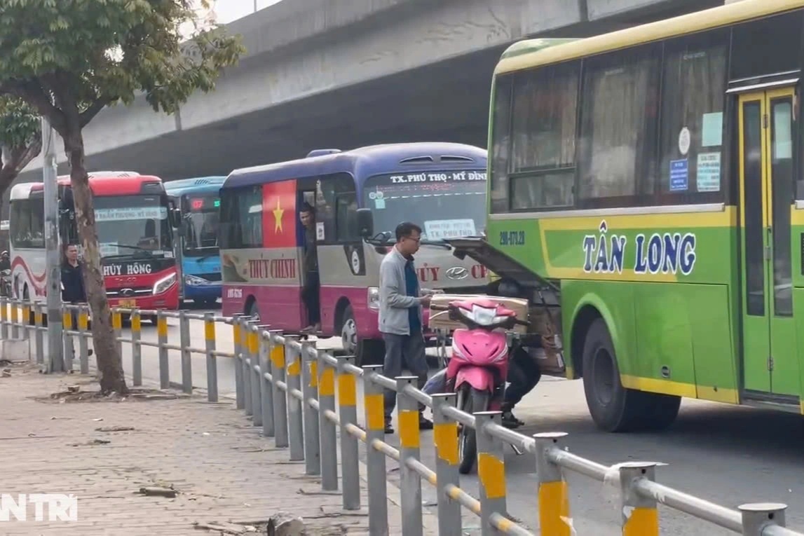 Hà Nội xử nghiêm xe khách chạy kiểu "rùa bò"