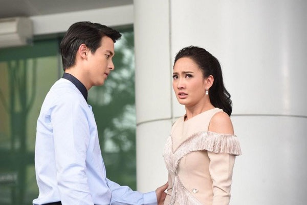 Ra sức từ chối nuôi con riêng của chồng, 3 năm sau tôi ê chề gặp "quả báo"
