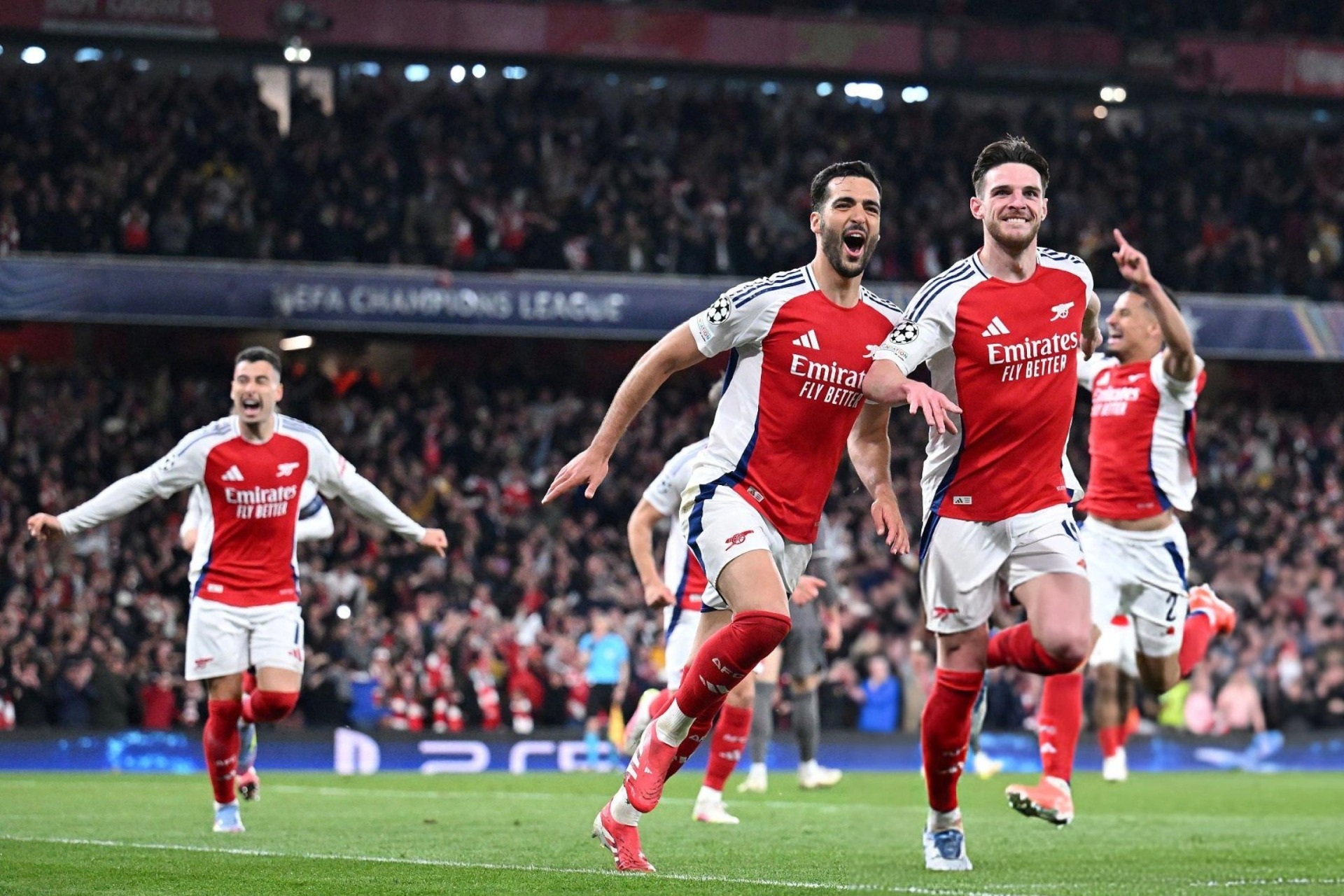 Arsenal thắng tưng bừng trước Real Madrid tại Emirates