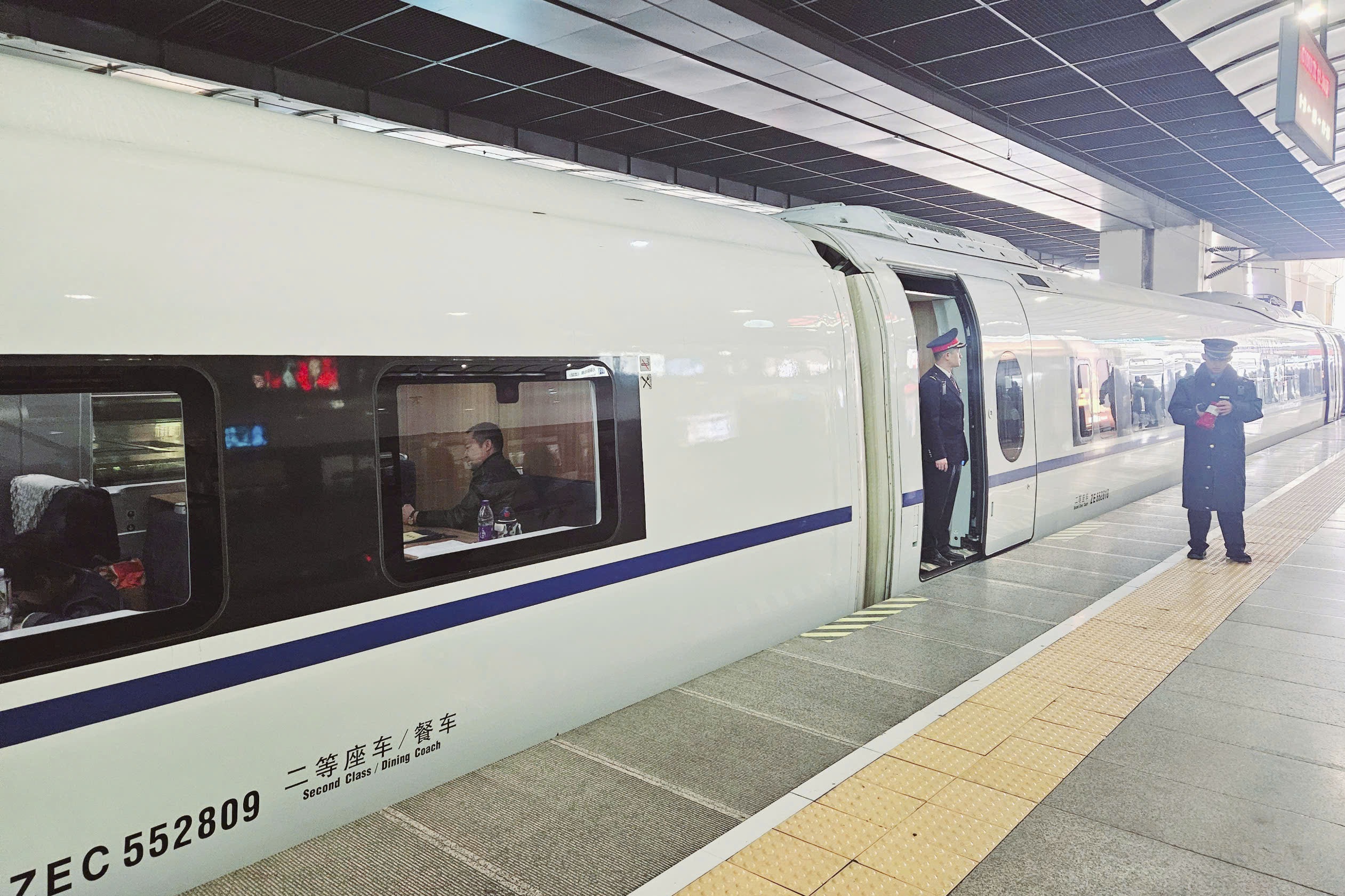 Trải nghiệm tàu cao tốc Trung Quốc, kỳ vọng tuyến tàu 350km/h ở Việt Nam