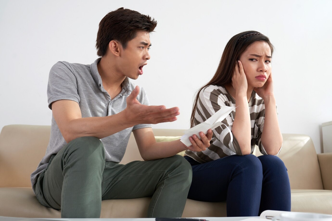 Gánh chồng thất nghiệp suốt 3 năm, tôi cuối cùng nhận được một tin bất ngờ
