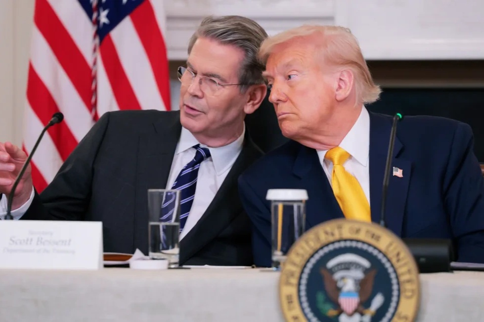 Hoãn tăng thuế: Chiến lược từ đầu của Tổng thống Trump