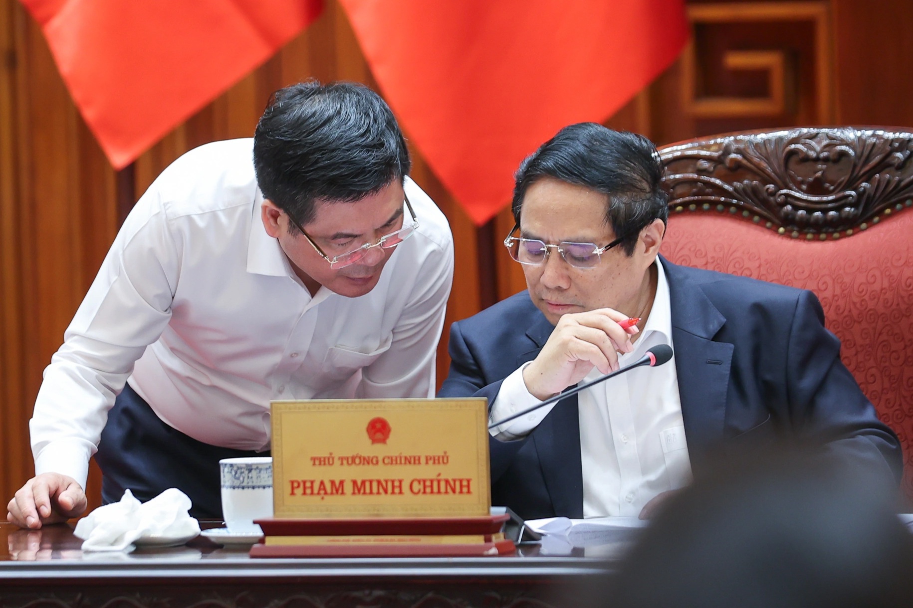 Thủ tướng: "Thành lập đoàn đàm phán với Mỹ ngay trong ngày mai"