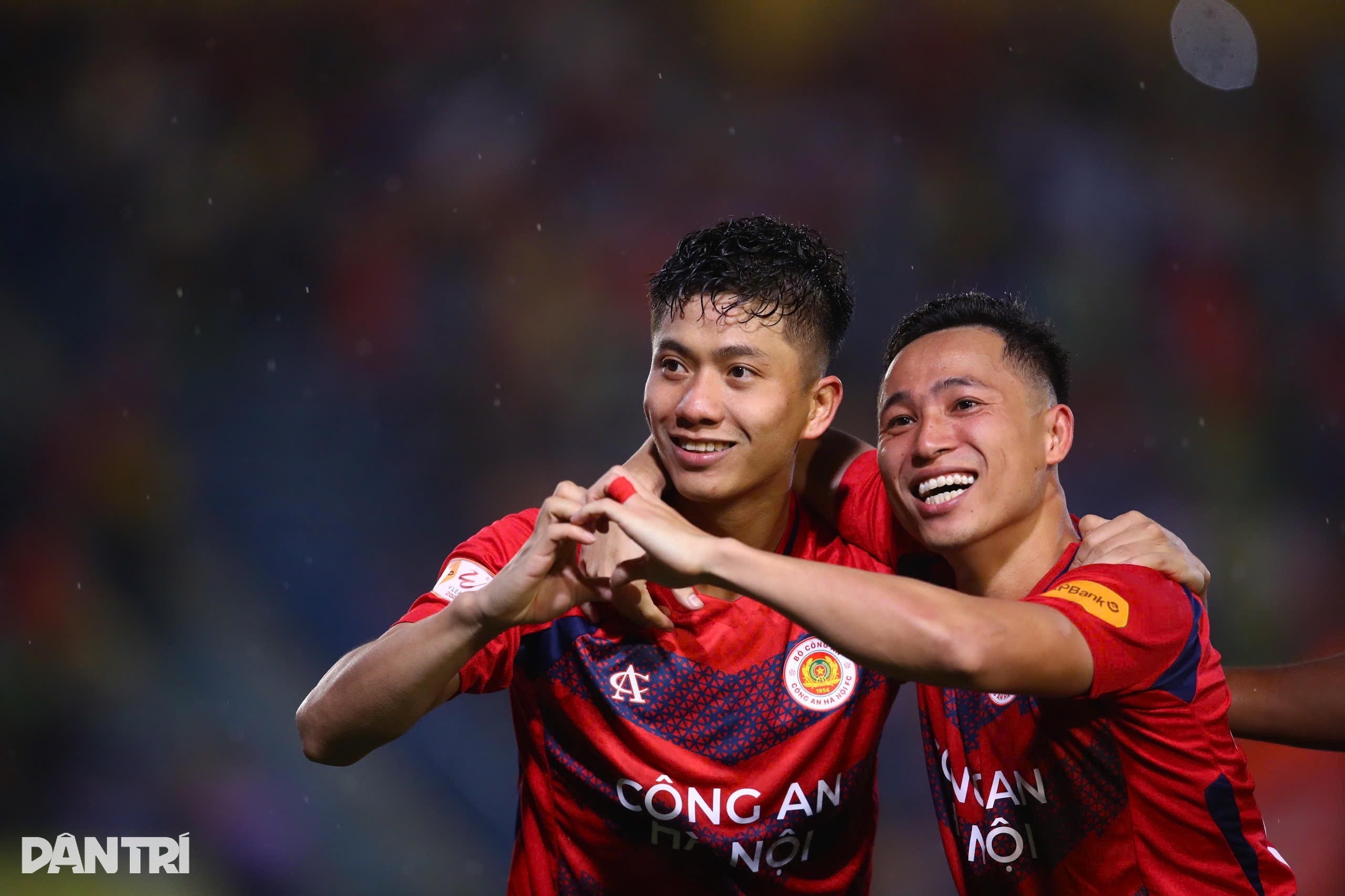 Đánh bại HAGL, CLB Công an Hà Nội áp sát cuộc đua vô địch V-League