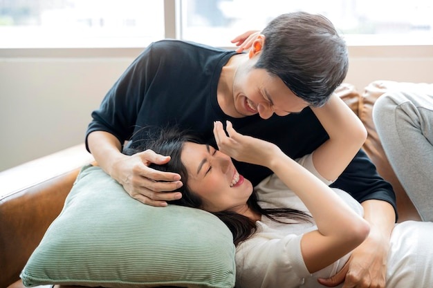 Kiên quyết đòi cưới chị gái hơn 16 tuổi, tôi nhận về một bài học thấm thía