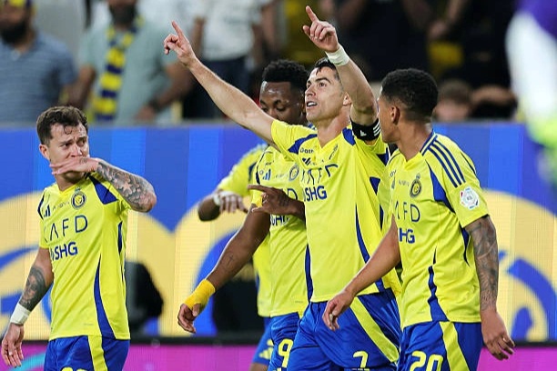 Ronaldo lập siêu phẩm giúp Al Nassr ngược dòng chiến thắng